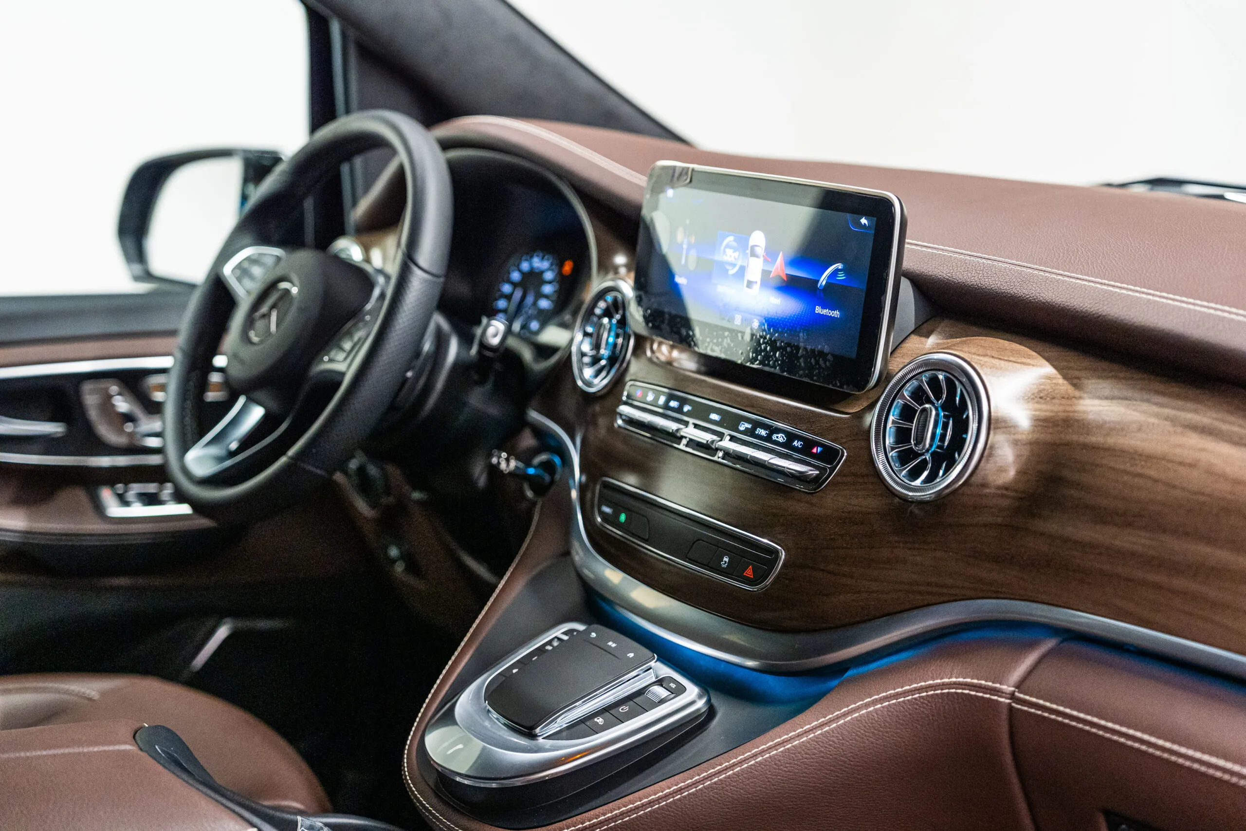 2023 Mercedes-Benz V-Class Long, 8/22