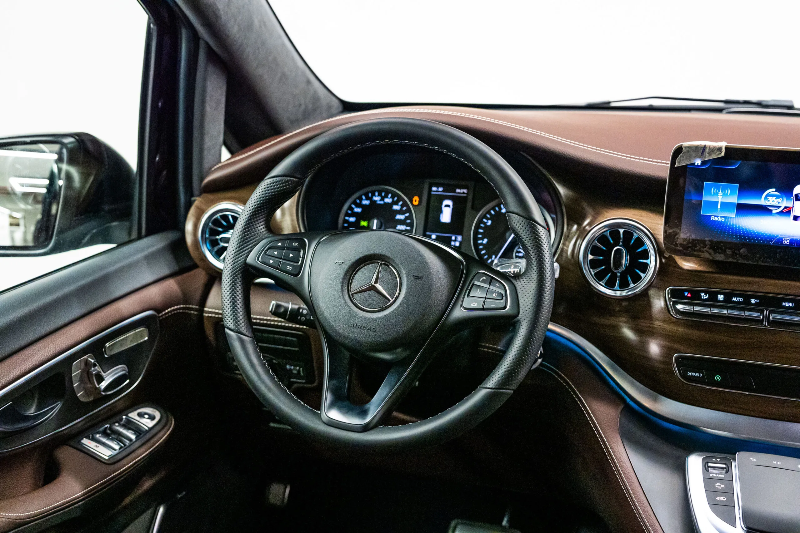 2023 Mercedes-Benz V-Class Long, 18/22