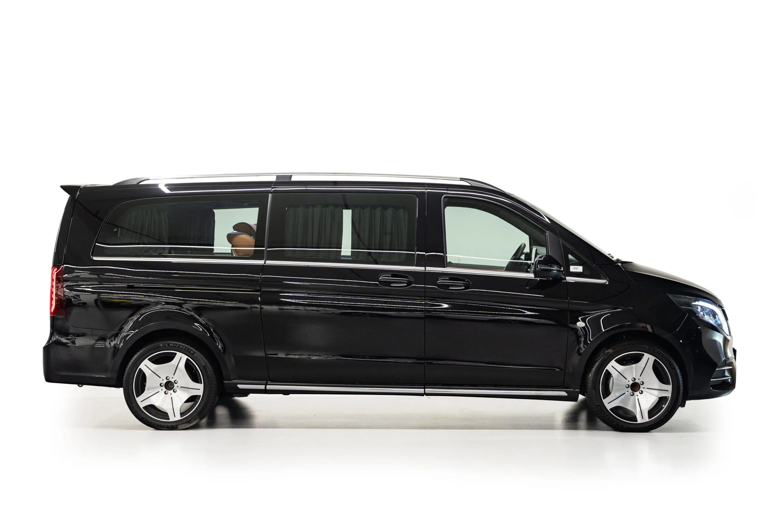 2023 Mercedes-Benz V-Class Long, 4/24