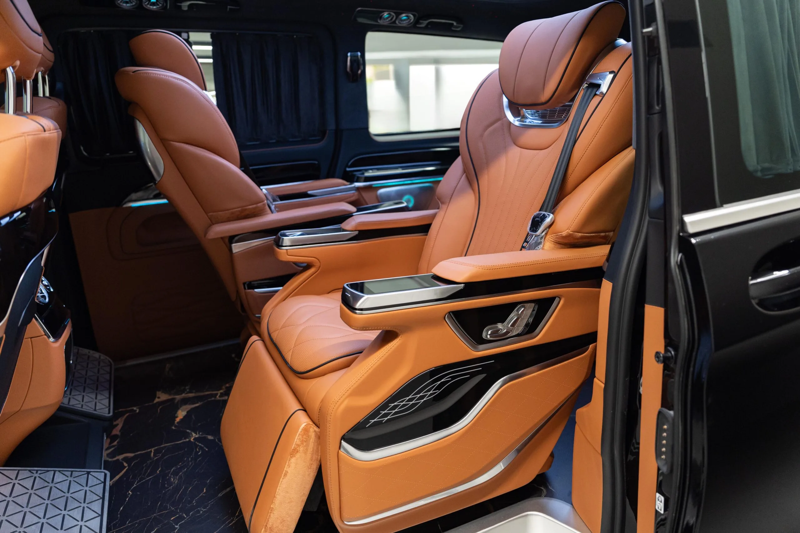 2023 Mercedes-Benz V-Class Long, 10/24