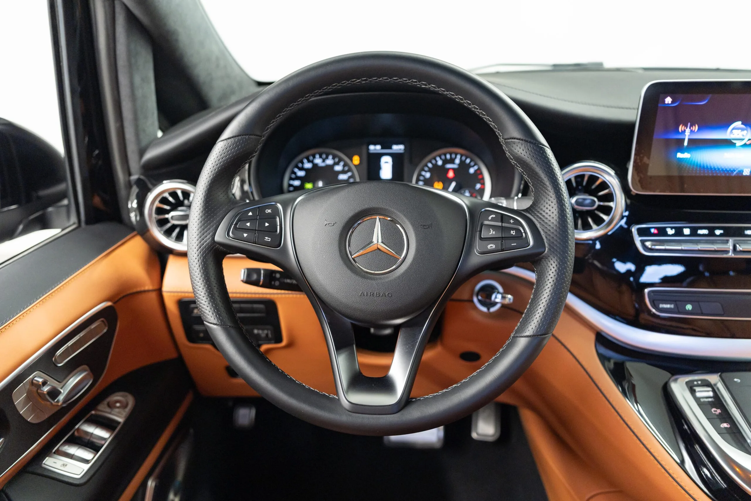 2023 Mercedes-Benz V-Class Long, 17/24