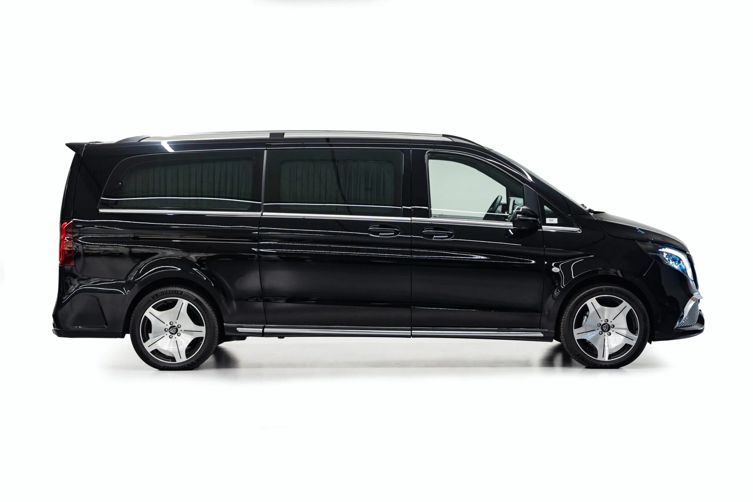 2023 Mercedes-Benz V-Class Long, 4/24