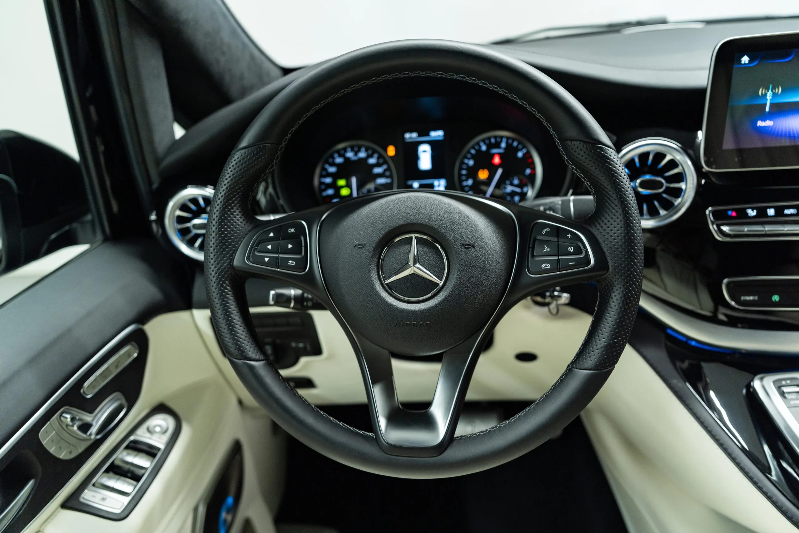 2023 Mercedes-Benz V-Class Long, 22/24