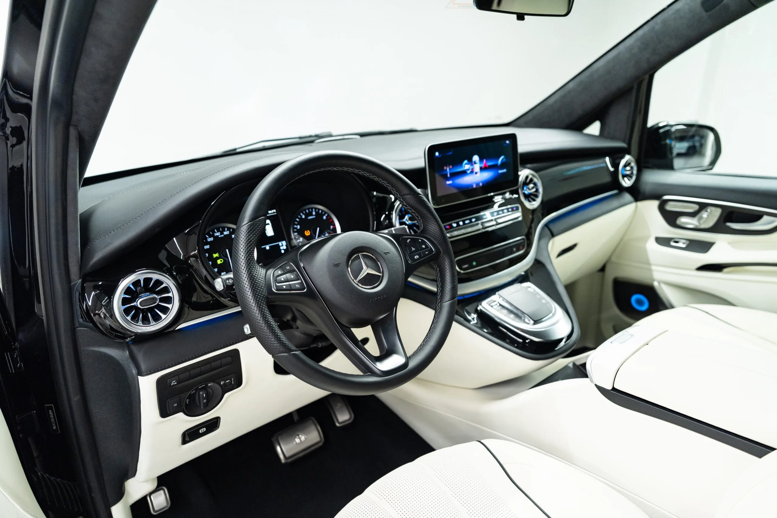 2023 Mercedes-Benz V-Class Long, 24/24