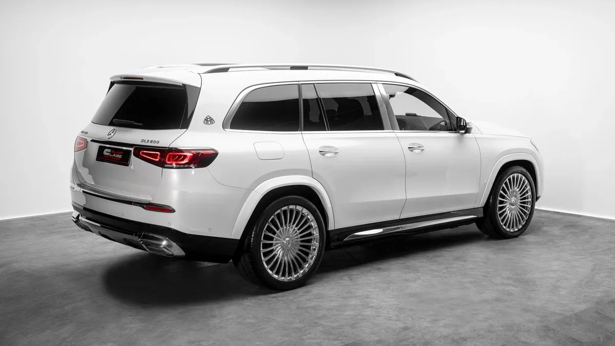 2023 Mercedes-Maybach GLS 600 offered by a specialist dealer in Dubai, United Arab Emirates, photo 3 of 25
