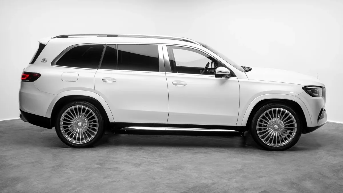 2023 Mercedes-Maybach GLS 600 offered by a specialist dealer in Dubai, United Arab Emirates, photo 5 of 25