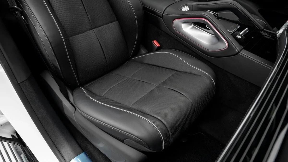 2023 Mercedes-Maybach GLS 600 offered by a specialist dealer in Dubai, United Arab Emirates, photo 17 of 25