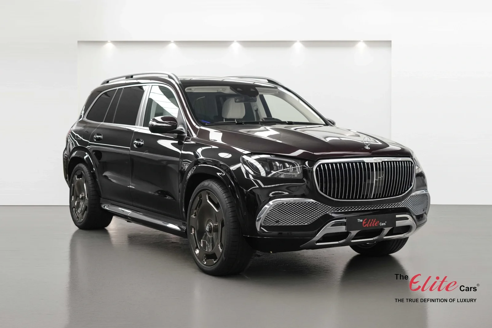 2023 Mercedes-Maybach GLS 600 angeboten von einem Fachhändler in Dubai, Vereinigte Arabische Emirate, Hauptfoto