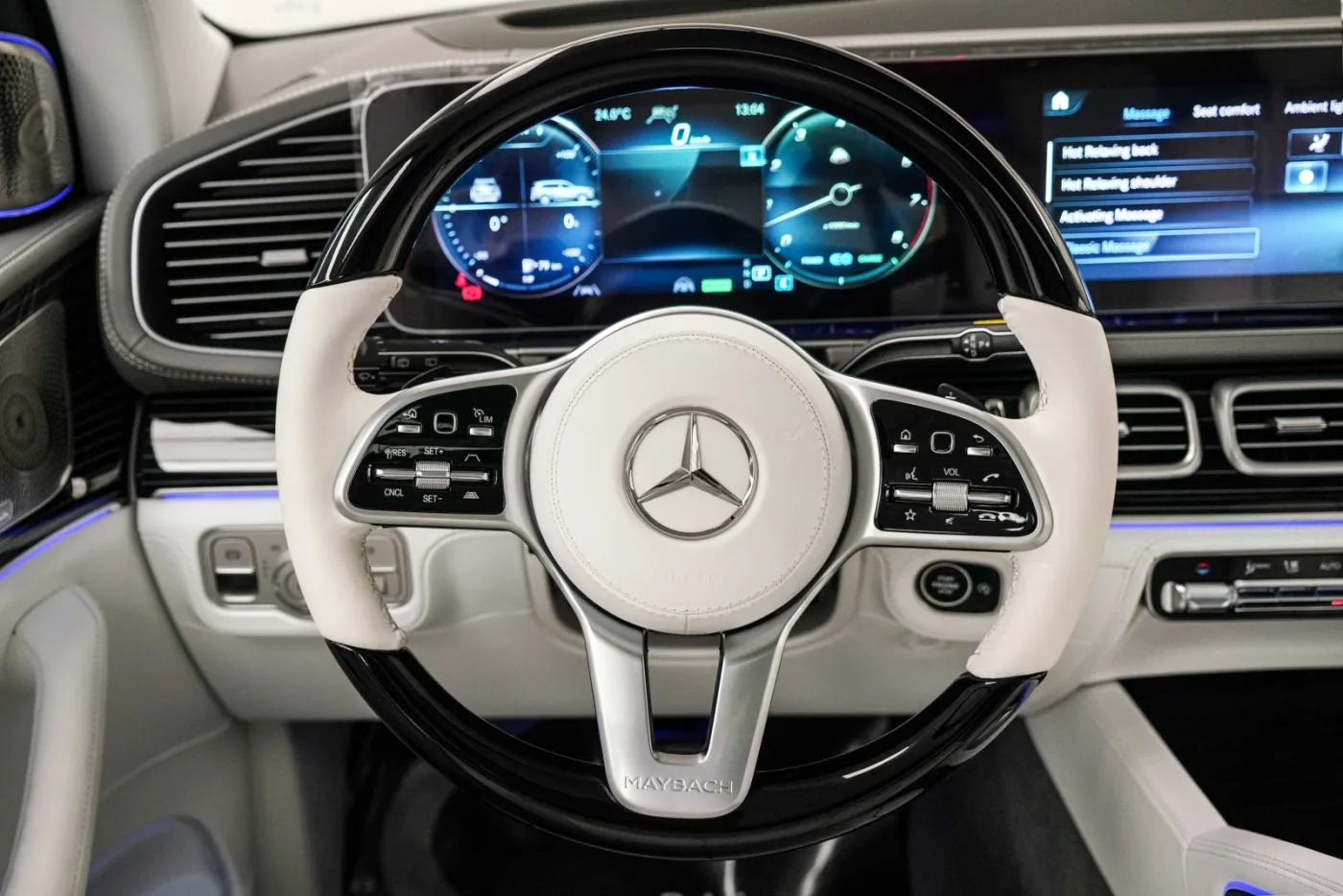 2023 Mercedes-Maybach GLS 600 angeboten von einem Fachhändler in Dubai, Vereinigte Arabische Emirate, Foto 10 von 10