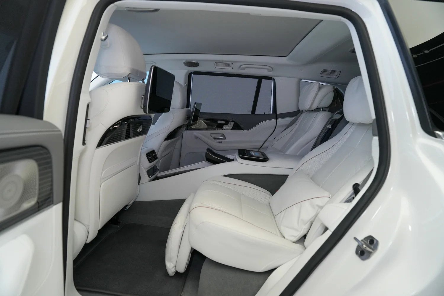 2023 Mercedes-Maybach GLS 600, 6/17