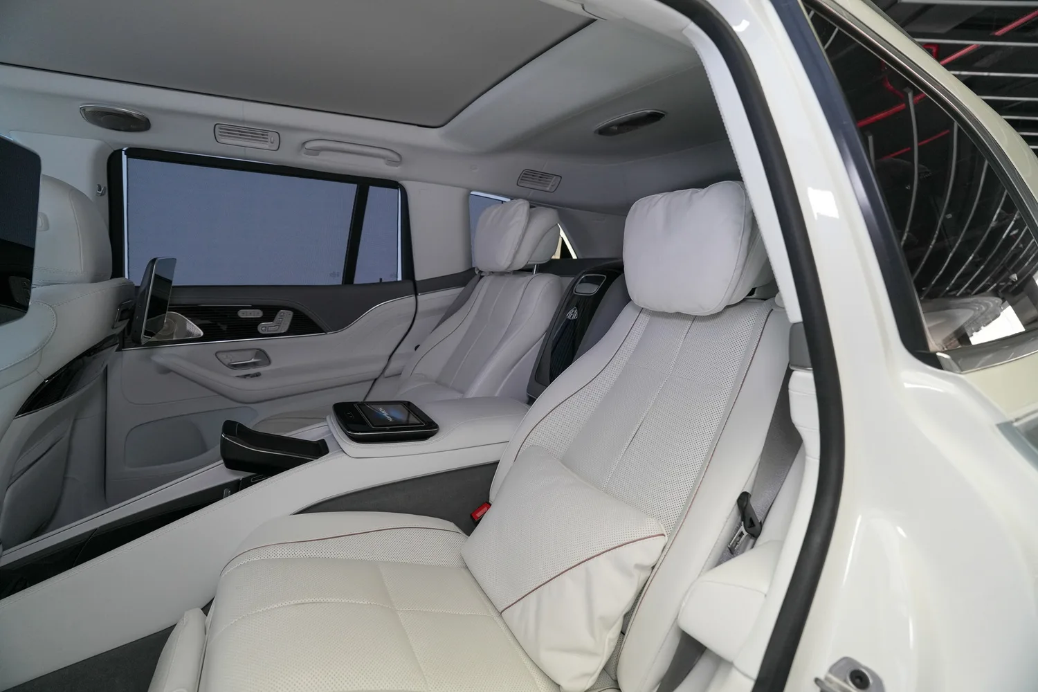 2023 Mercedes-Maybach GLS 600, 7/17