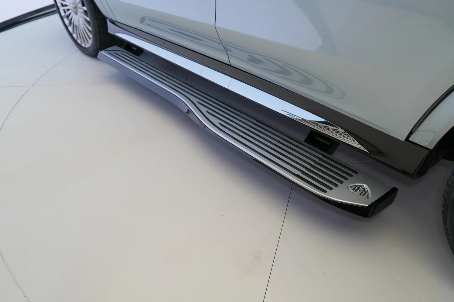 2023 Mercedes-Maybach GLS 600, 10/17