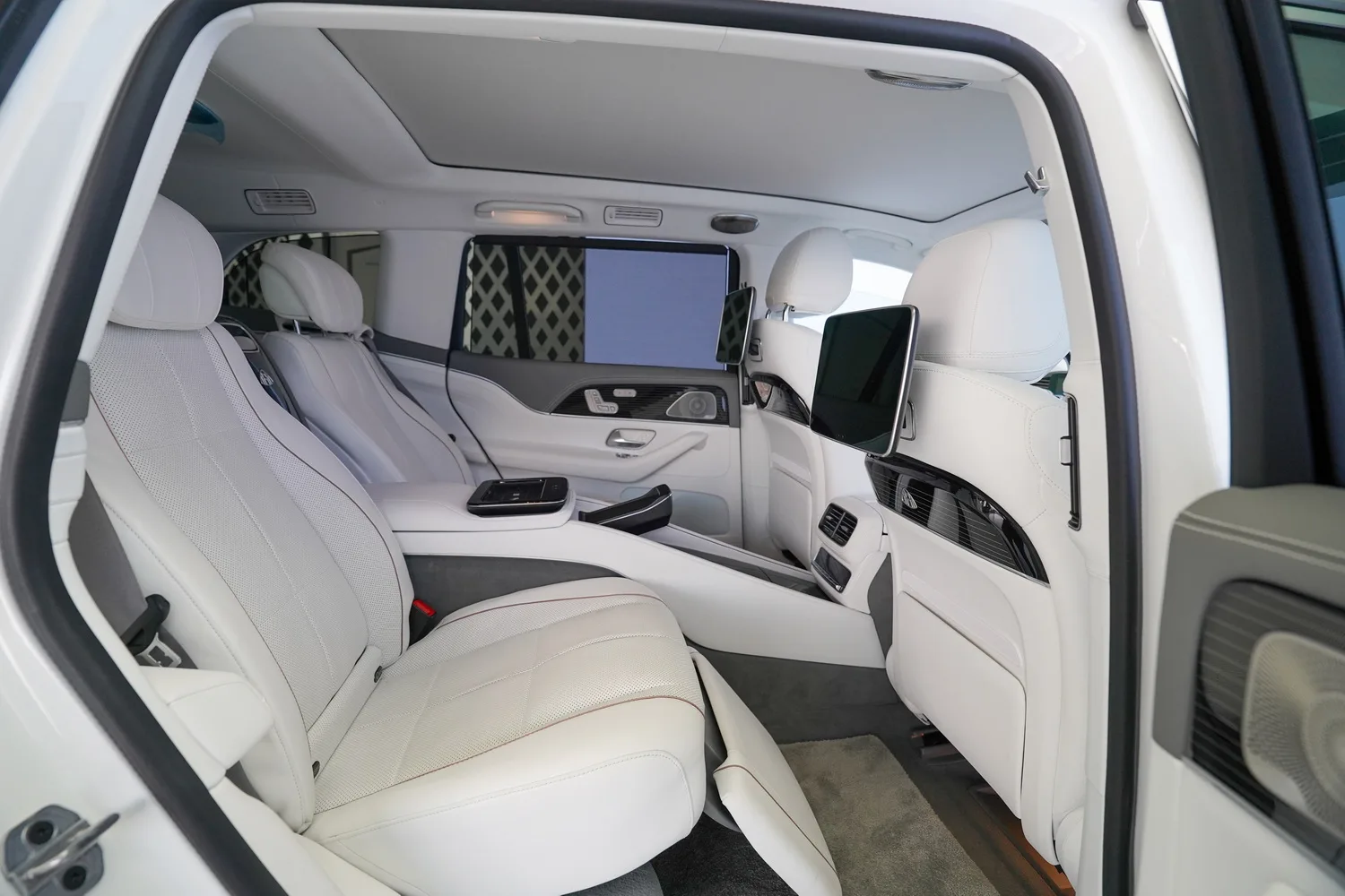 2023 Mercedes-Maybach GLS 600, 10/15