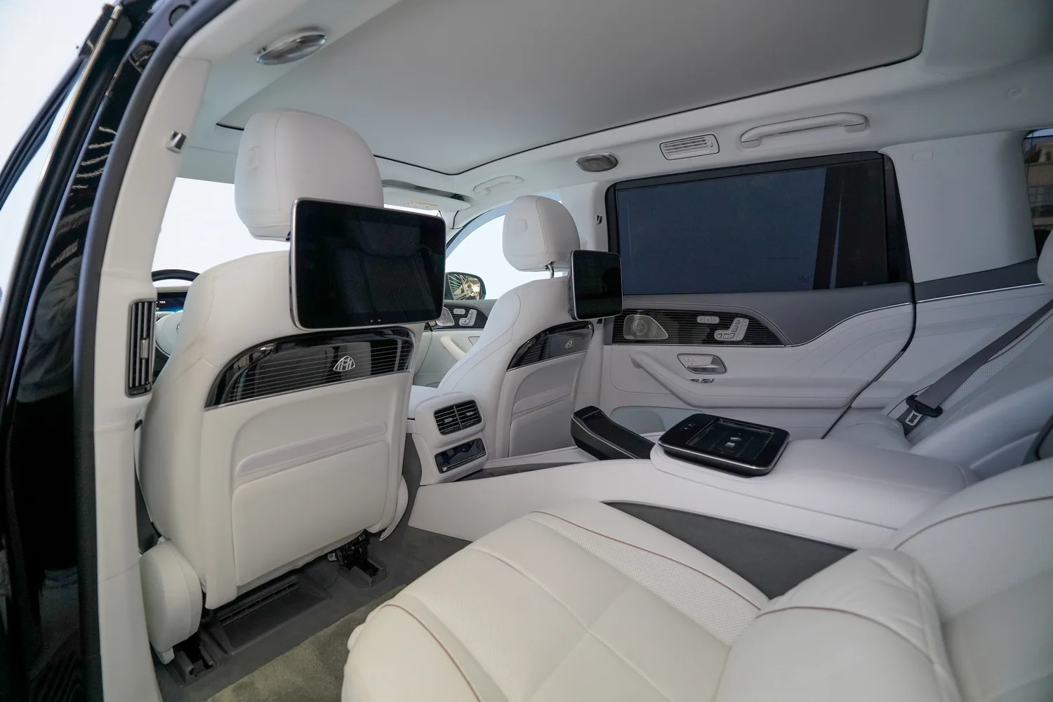 2023 Mercedes-Maybach GLS 600, 6/17