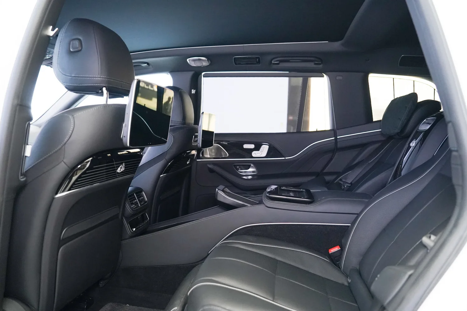 2023 Mercedes-Maybach GLS 600, 10/17