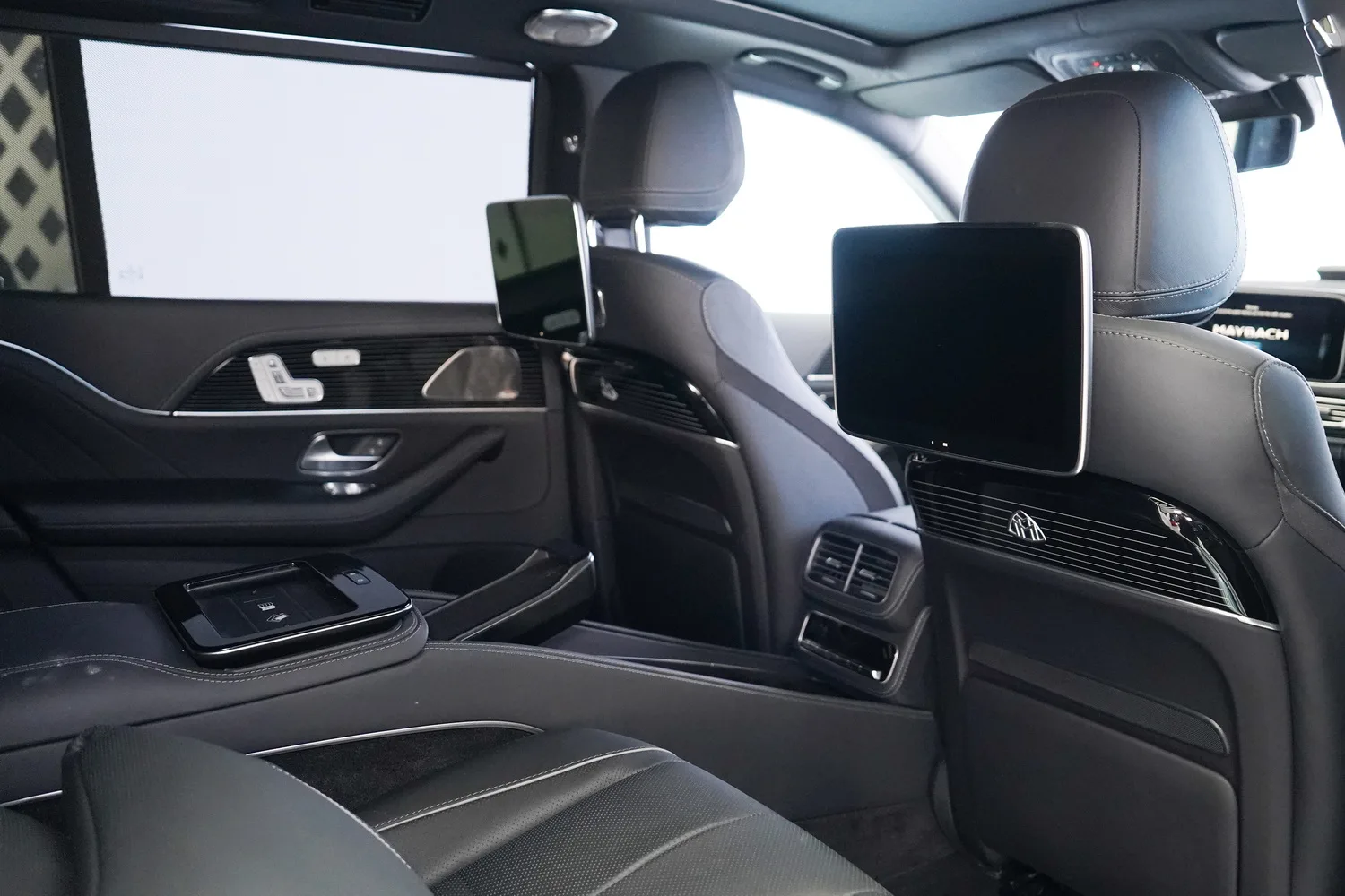 2023 Mercedes-Maybach GLS 600, 14/17