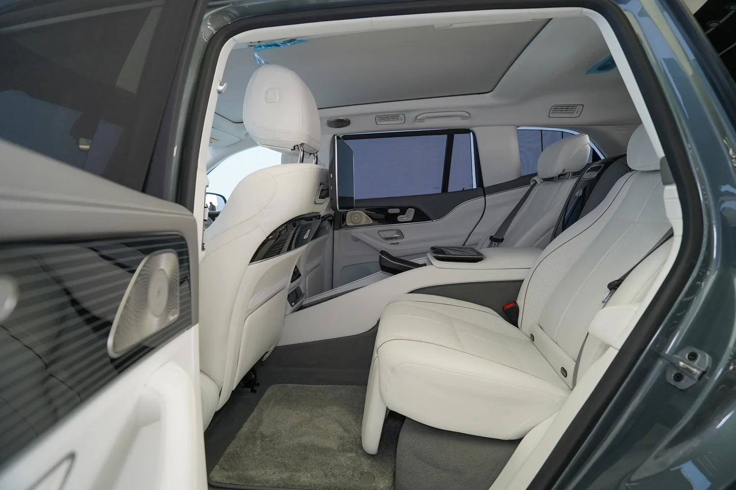 2023 Mercedes-Maybach GLS 600, 12/16