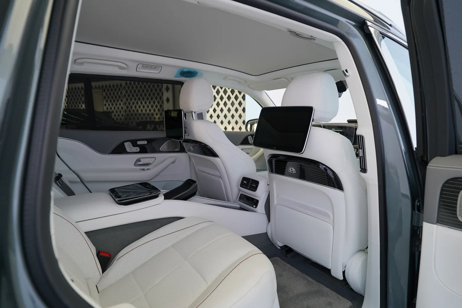 2023 Mercedes-Maybach GLS 600, 14/16