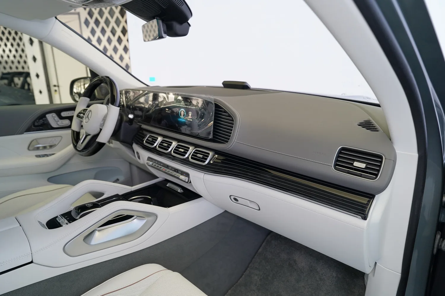 2023 Mercedes-Maybach GLS 600, 15/16