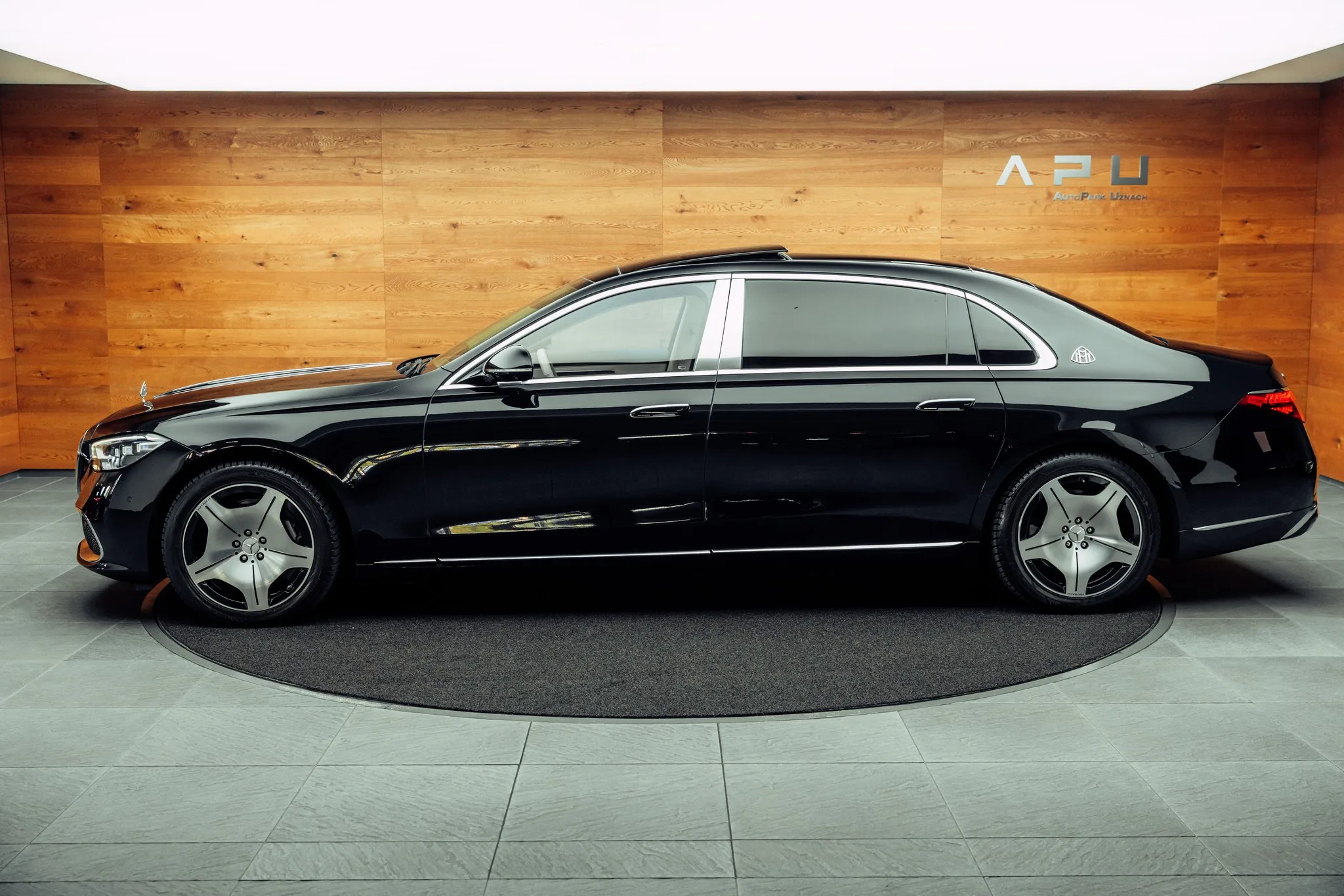 2023 Mercedes-Maybach S 580, 4/26
