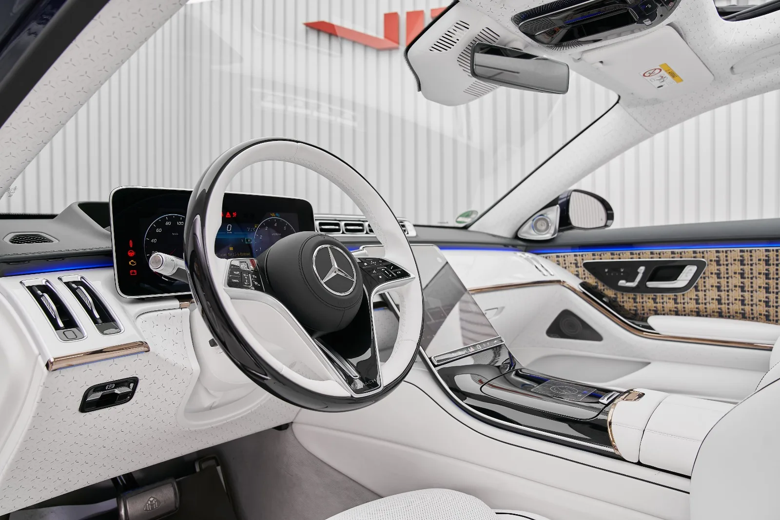 2023 Mercedes-Maybach S 680 Haute Voiture, 10/16