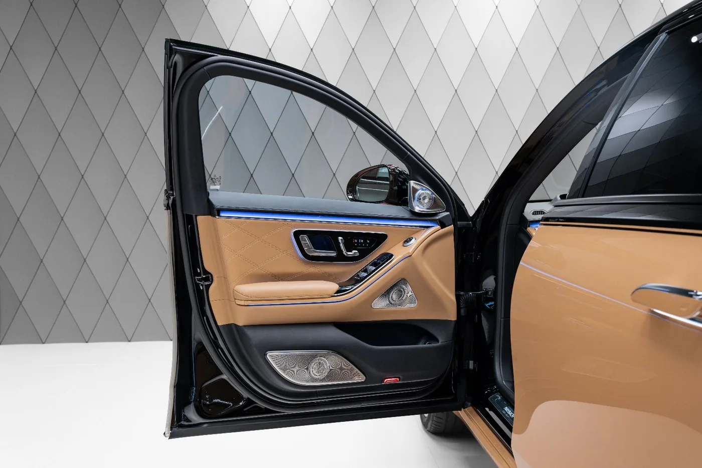 2023 Mercedes-Maybach S 680 proposée par un spécialiste de la supercar à Schenefeld, Allemagne, photo 12 sur 20