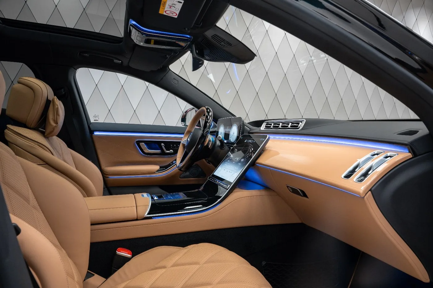 2023 Mercedes-Maybach S 680 proposée par un spécialiste de la supercar à Schenefeld, Allemagne, photo 15 sur 20