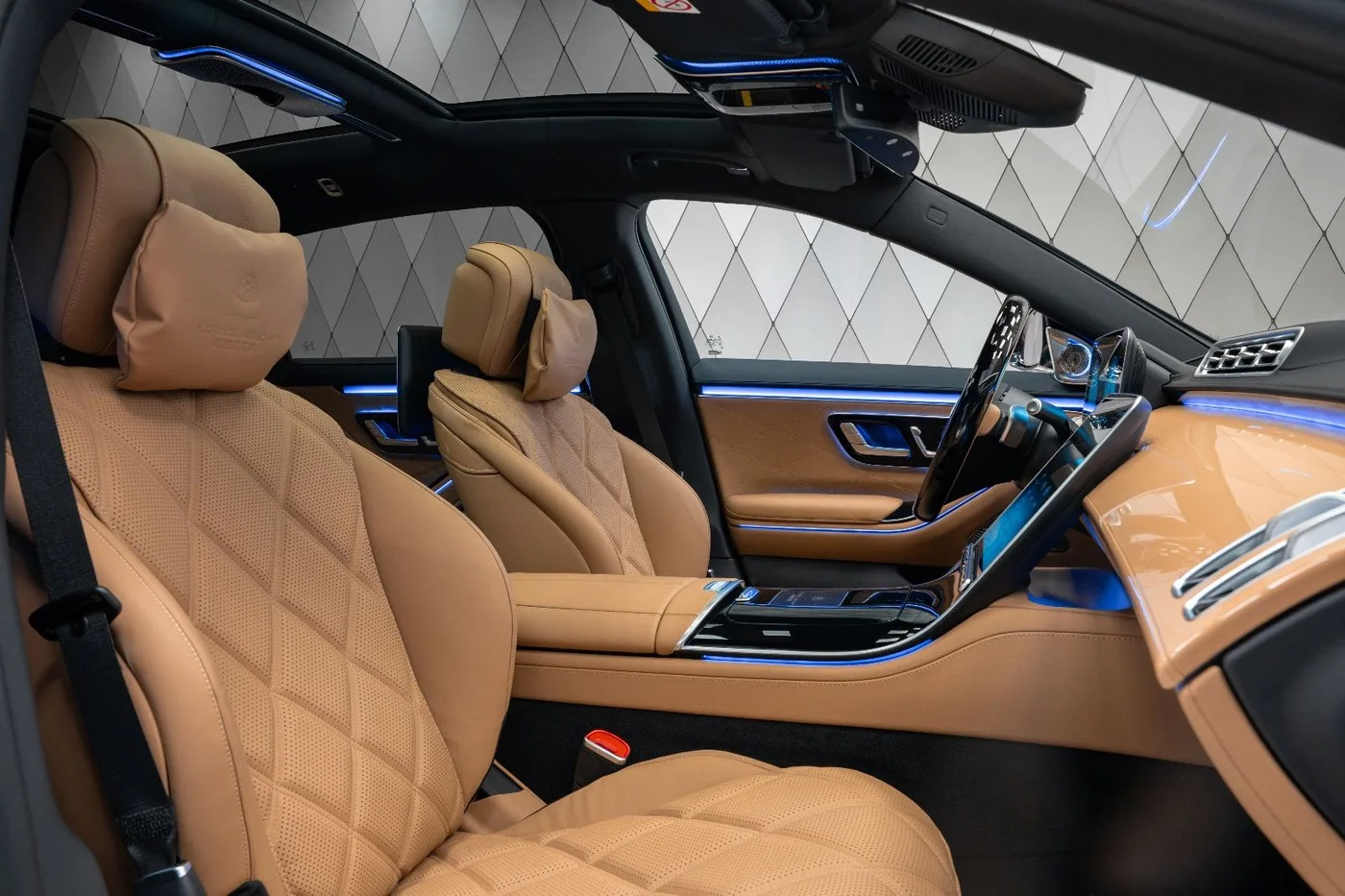 2023 Mercedes-Maybach S 680 proposée par un spécialiste de la supercar à Schenefeld, Allemagne, photo 16 sur 20