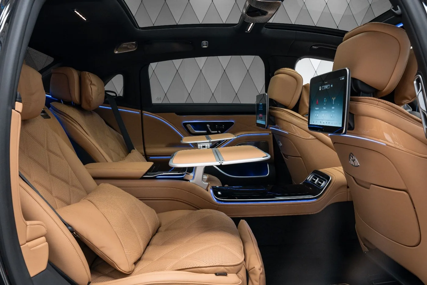2023 Mercedes-Maybach S 680 proposée par un spécialiste de la supercar à Schenefeld, Allemagne, photo 17 sur 20
