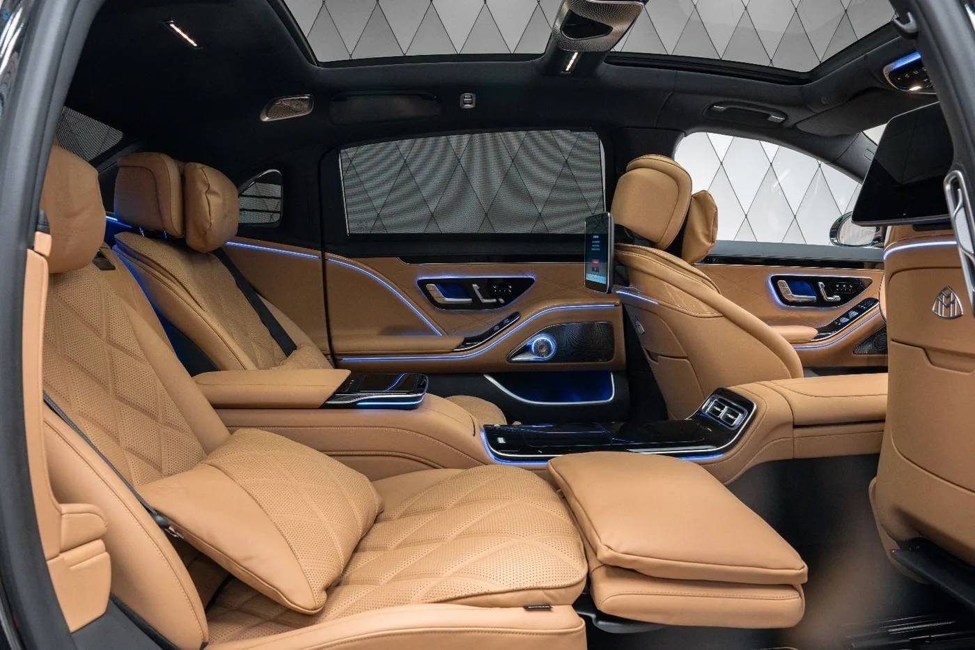 2023 Mercedes-Maybach S 680 proposée par un spécialiste de la supercar à Schenefeld, Allemagne, photo 18 sur 20