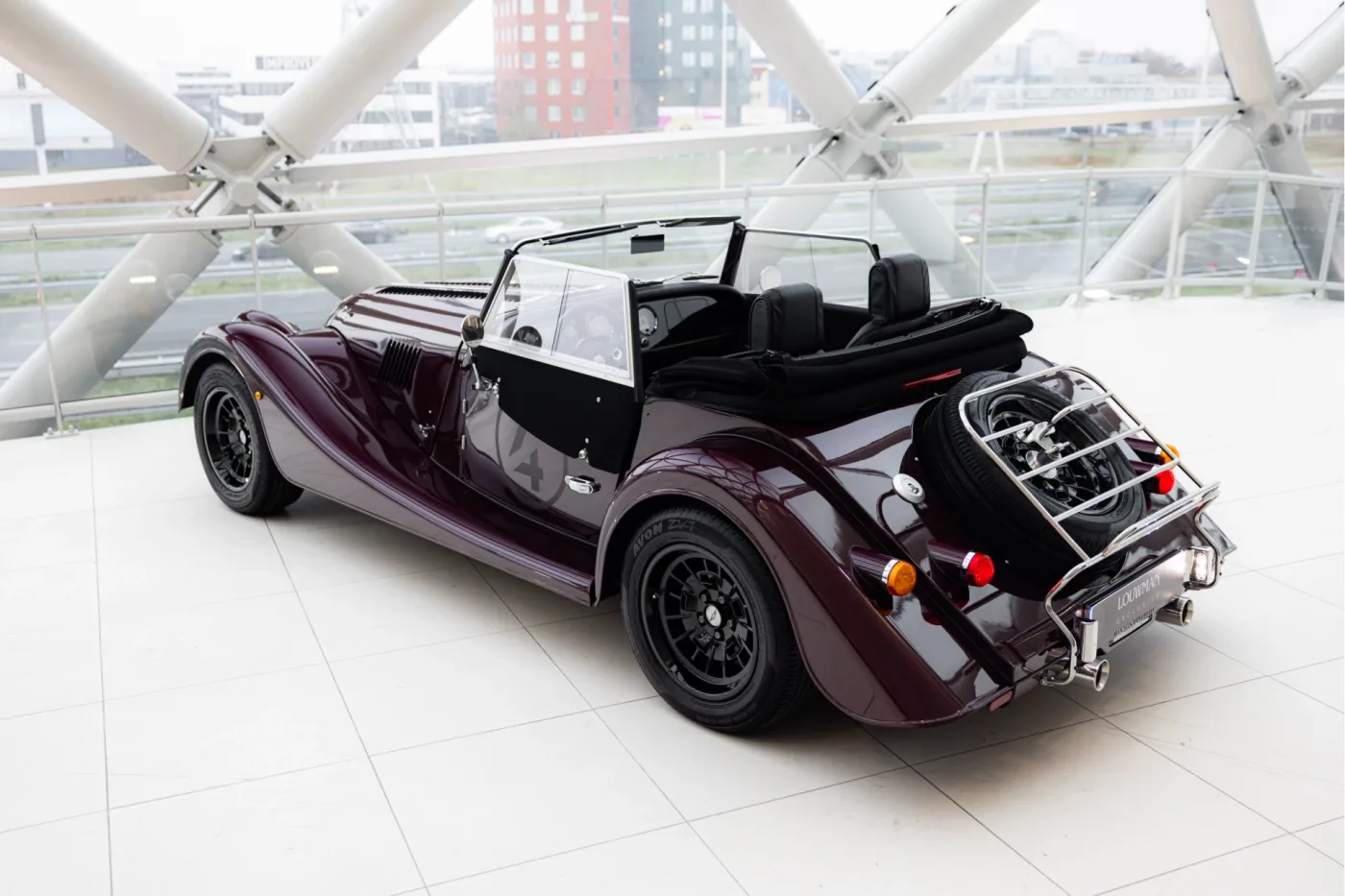 2023 Morgan Plus Four angeboten von einem offiziellen McLaren und Morgan-Vertragshändler in Utrecht, Niederlande, Foto 2 von 25