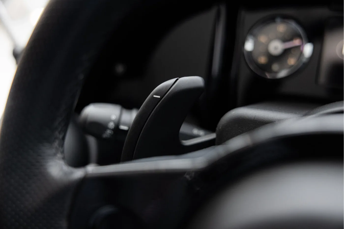 2023 Morgan Plus Four angeboten von einem offiziellen McLaren und Morgan-Vertragshändler in Utrecht, Niederlande, Foto 15 von 25