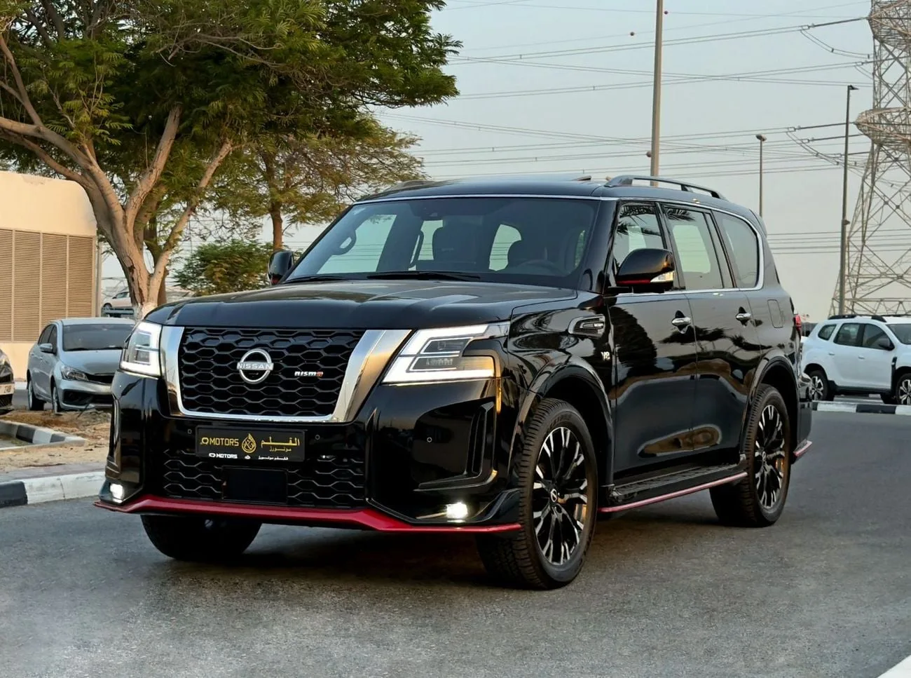 2023 Nissan Patrol angeboten von einem Spezialhändler in Dubai, Vereinigte Arabische Emirate, Hauptfoto