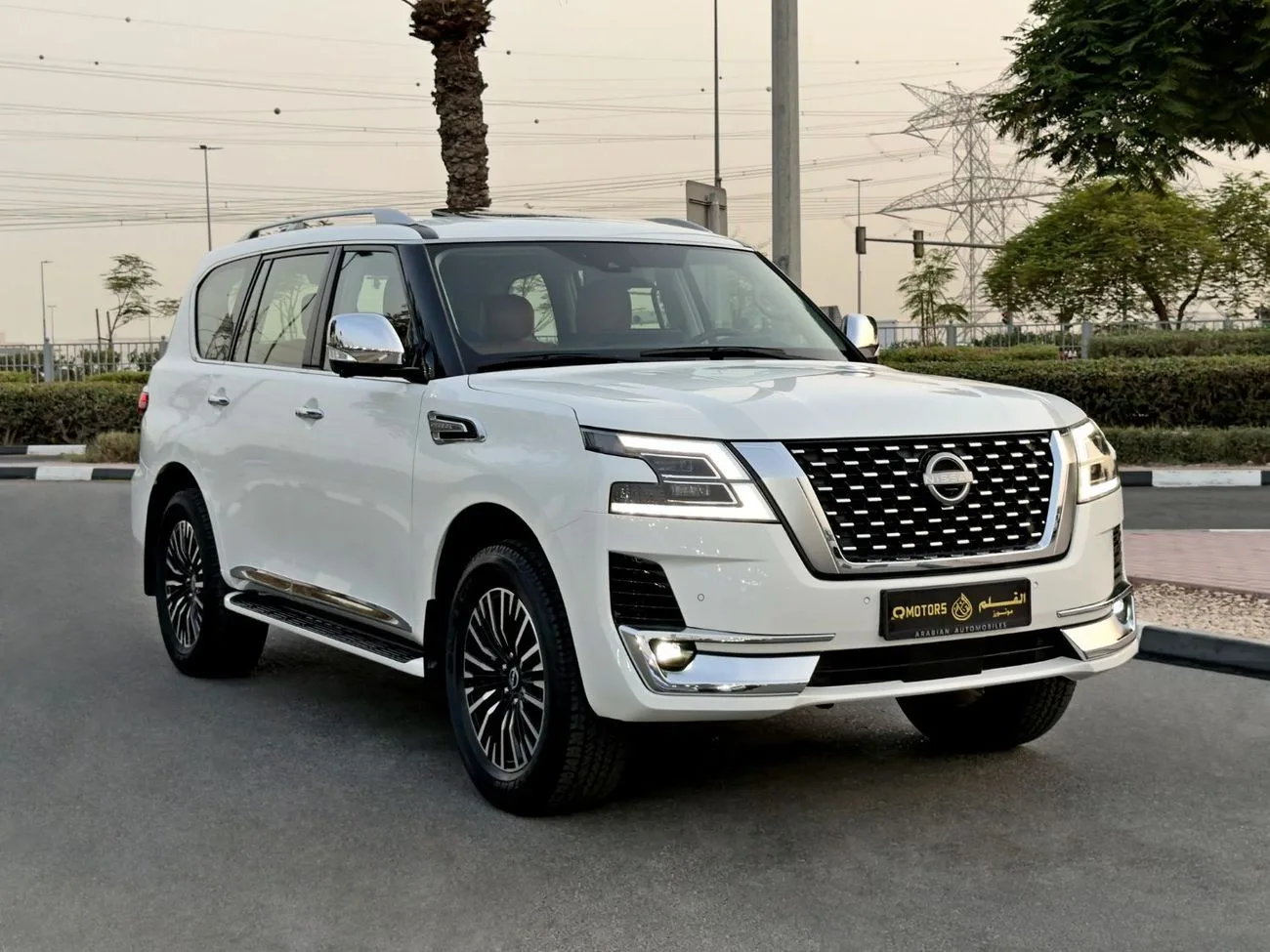 2023 Nissan Patrol Se Platinum City offered by a specialist dealer in Dubai, United Arab Emirates, photo 3 of 14