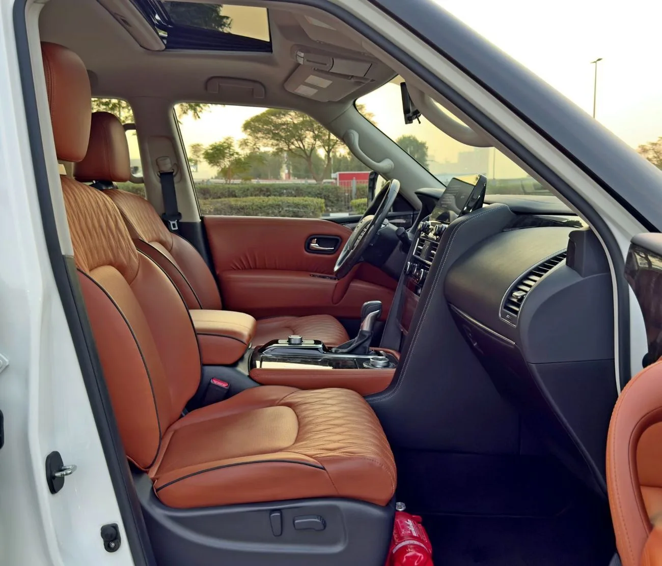 2023 Nissan Patrol Se Platinum City offered by a specialist dealer in Dubai, United Arab Emirates, photo 11 of 14