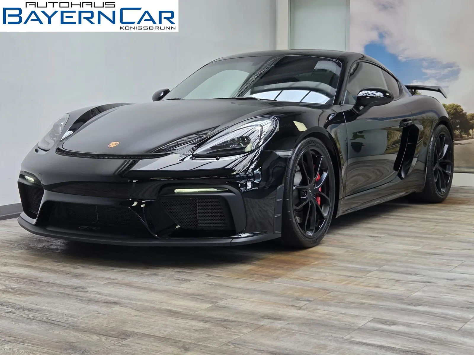 2023 Porsche 718 Cayman GT4 angeboten von einem Fachhändler in Königsbrunn, Deutschland, Hauptfoto