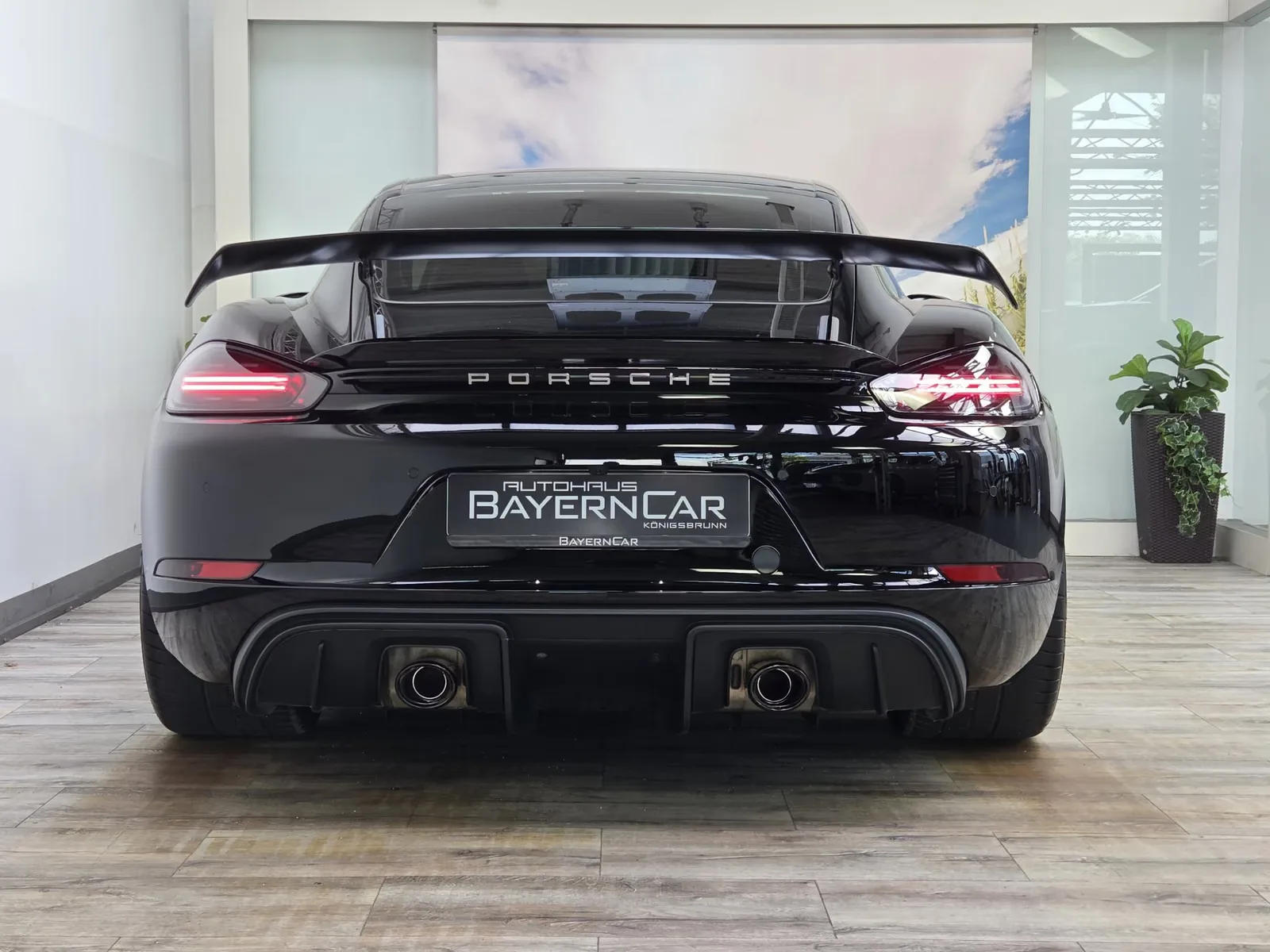 2023 Porsche 718 Cayman GT4, 5/25