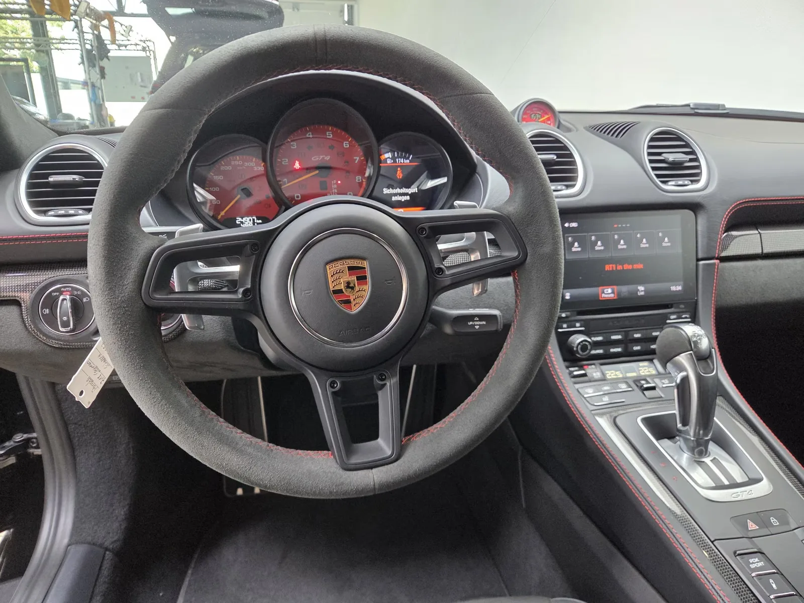 2023 Porsche 718 Cayman GT4, 8/25