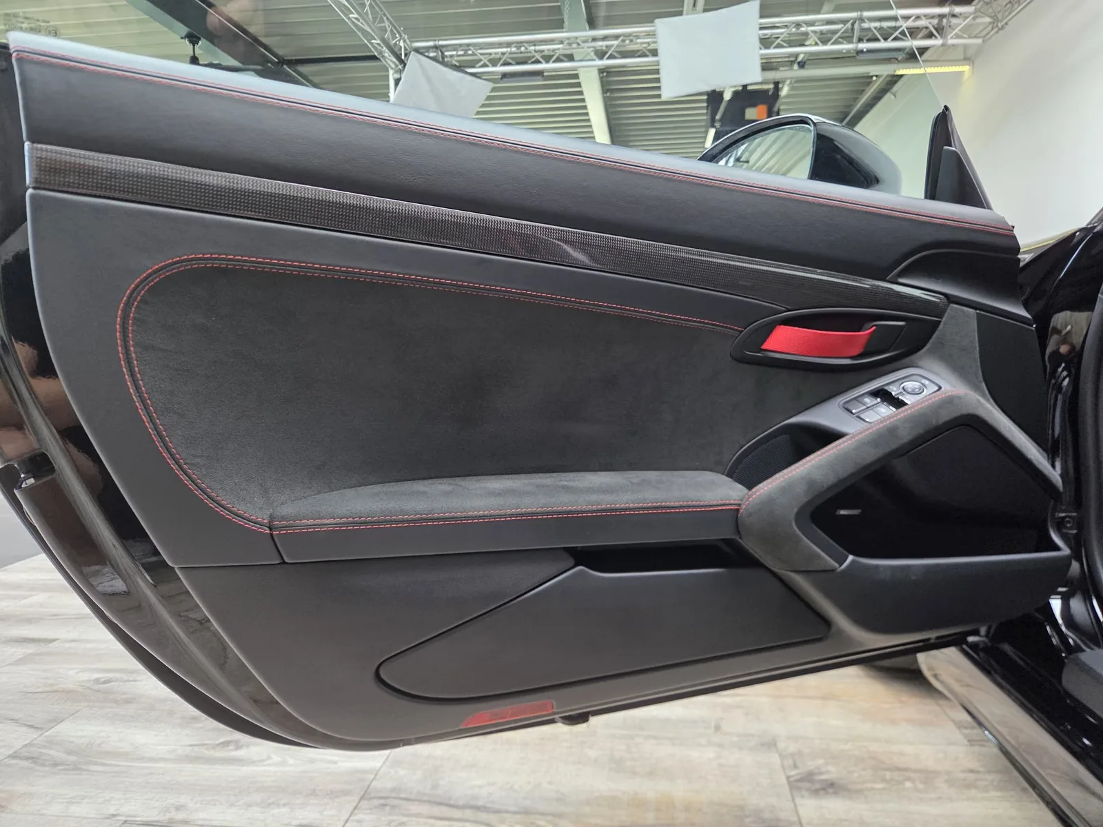 2023 Porsche 718 Cayman GT4, 13/25