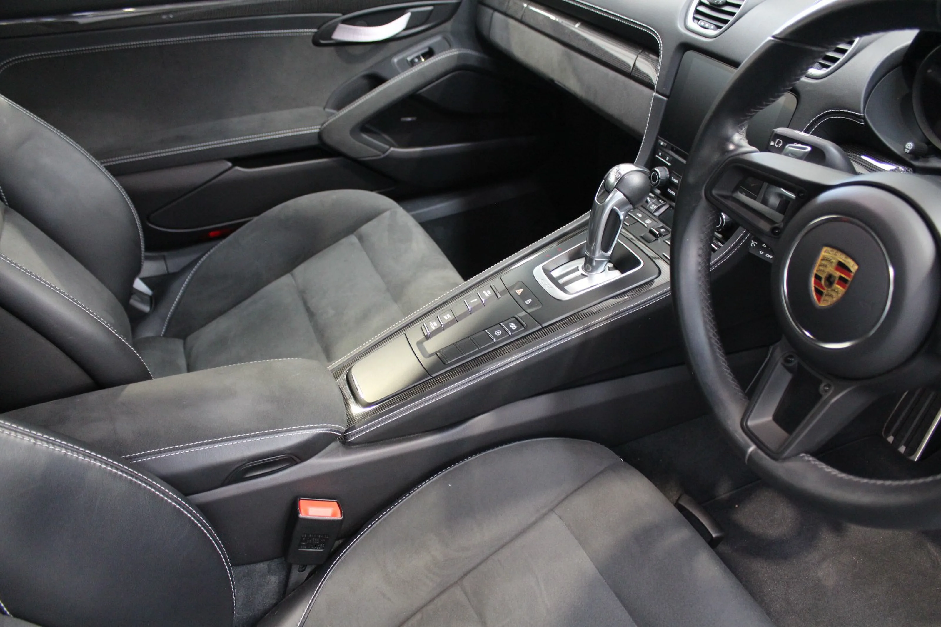 2023 Porsche 718 Cayman GT4, 2/26