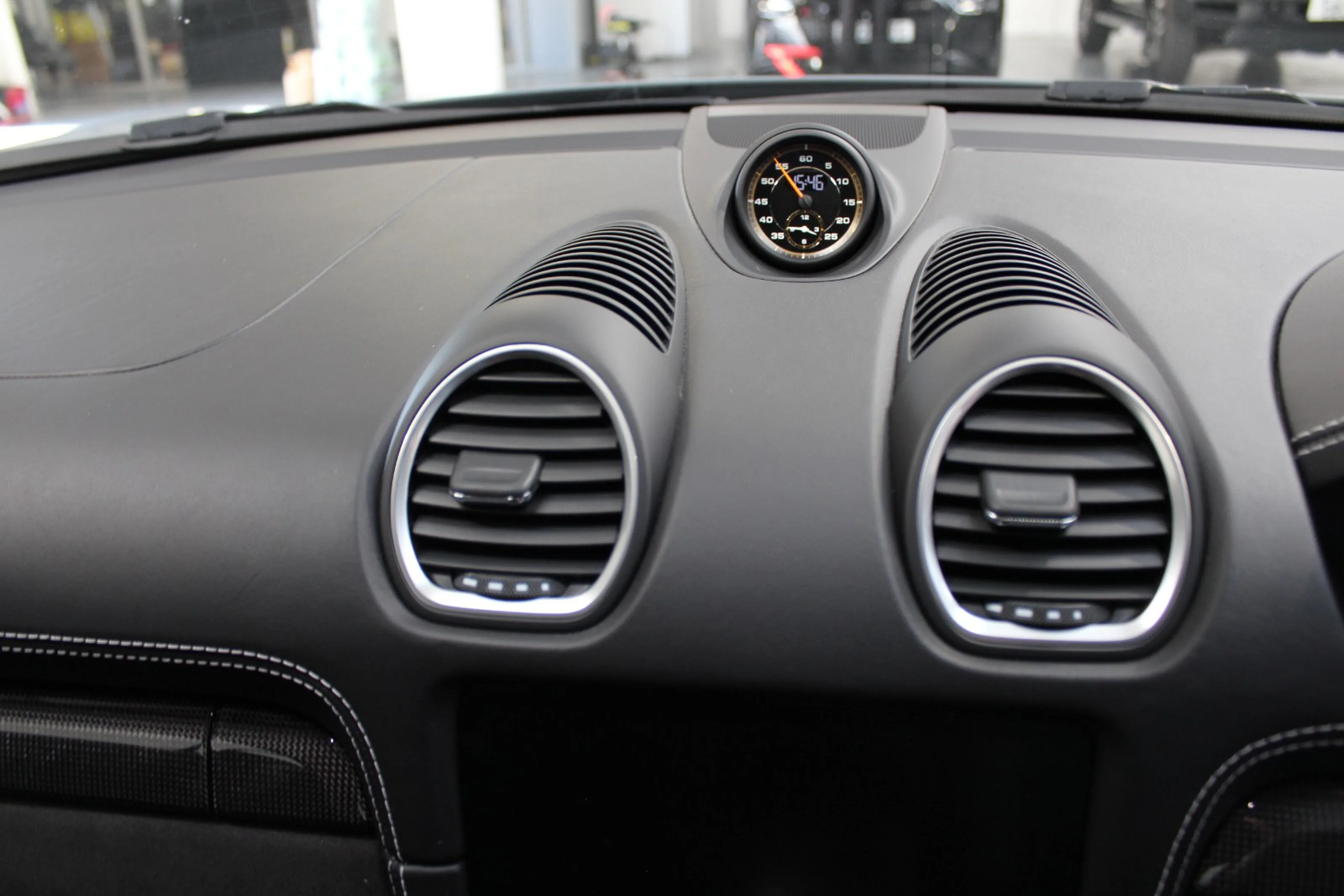 2023 Porsche 718 Cayman GT4, 13/26
