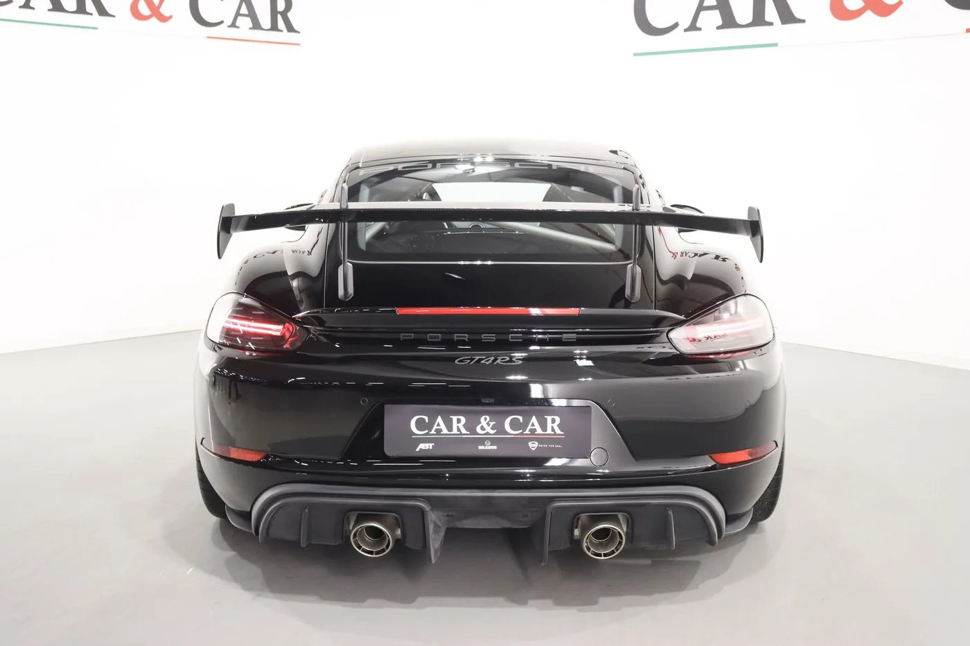 2023 Porsche 718 Cayman GT4 RS Weissach package angeboten von einem Supersportwagenhändler in Zibido San Giacomo, Italien, Foto 4 von 23