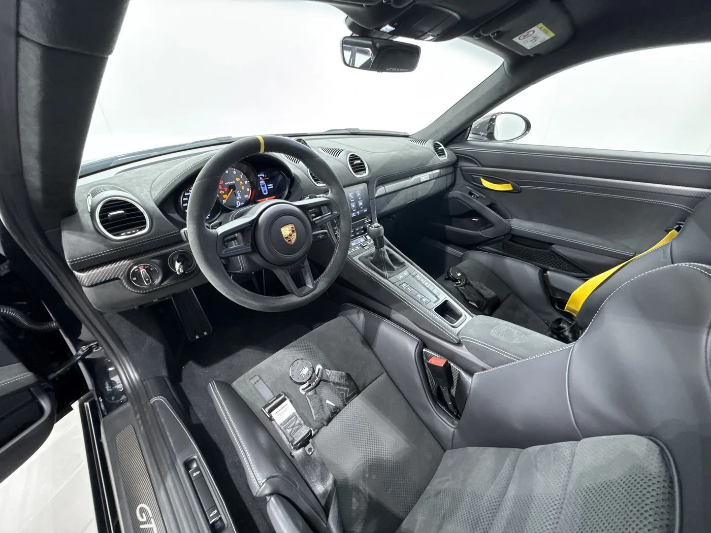 2023 Porsche 718 Cayman GT4 RS Weissach package angeboten von einem Supersportwagenhändler in Zibido San Giacomo, Italien, Foto 12 von 23