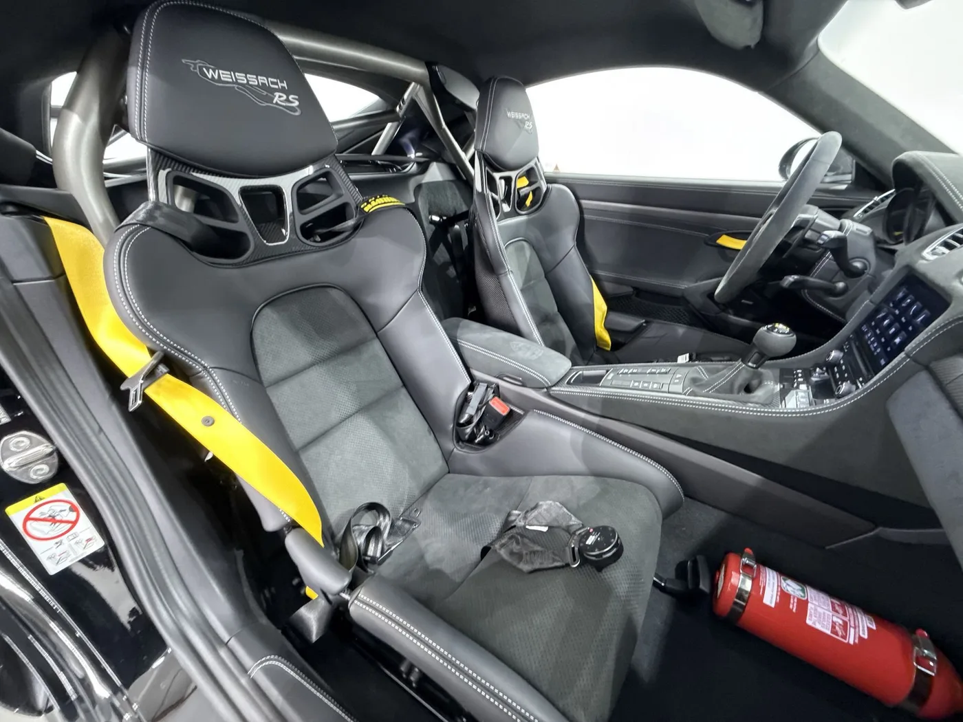 2023 Porsche 718 Cayman GT4 RS Weissach package angeboten von einem Supersportwagenhändler in Zibido San Giacomo, Italien, Foto 14 von 23