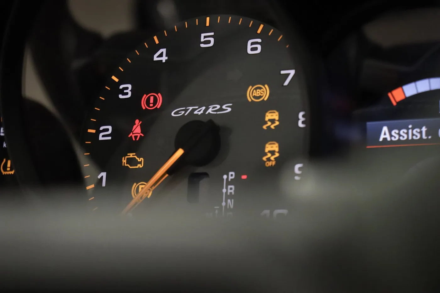 2023 Porsche 718 Cayman GT4 RS Weissach package angeboten von einem Supersportwagenhändler in Zibido San Giacomo, Italien, Foto 19 von 23