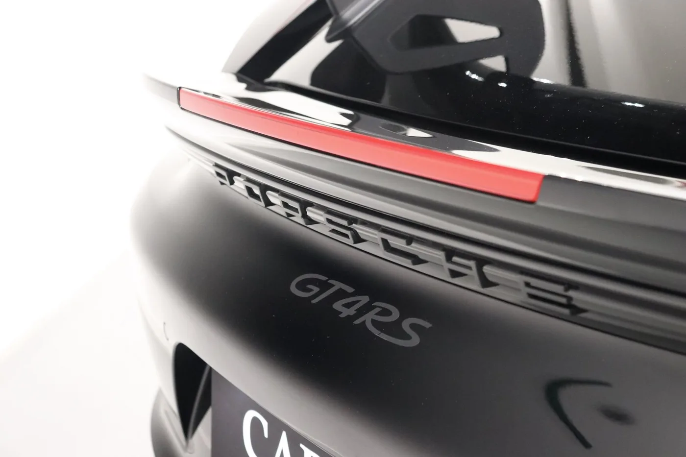 2023 Porsche 718 Cayman GT4 RS Weissach package angeboten von einem Supersportwagenhändler in Zibido San Giacomo, Italien, Foto 22 von 23