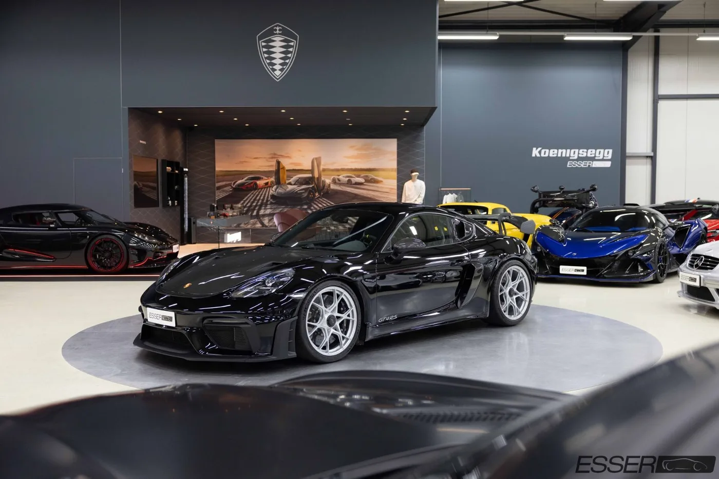 2023 Porsche 718 Cayman GT4 RS Weissach package offered by a specialist dealer in Alsdorf, Germany, photo 5 of 10