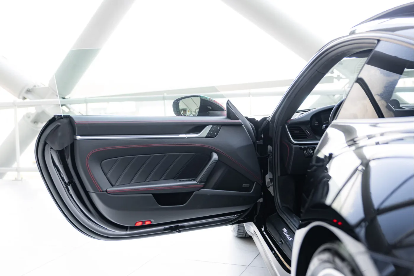 2023 Porsche 911 Turbo S proposée par un concessionnaire agréé McLaren et Morgan à Utrecht, Pays-Bas, photo 5 sur 25