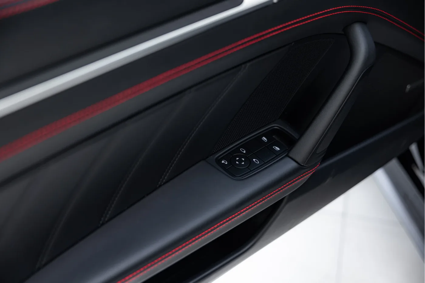 2023 Porsche 911 Turbo S proposée par un concessionnaire agréé McLaren et Morgan à Utrecht, Pays-Bas, photo 8 sur 25