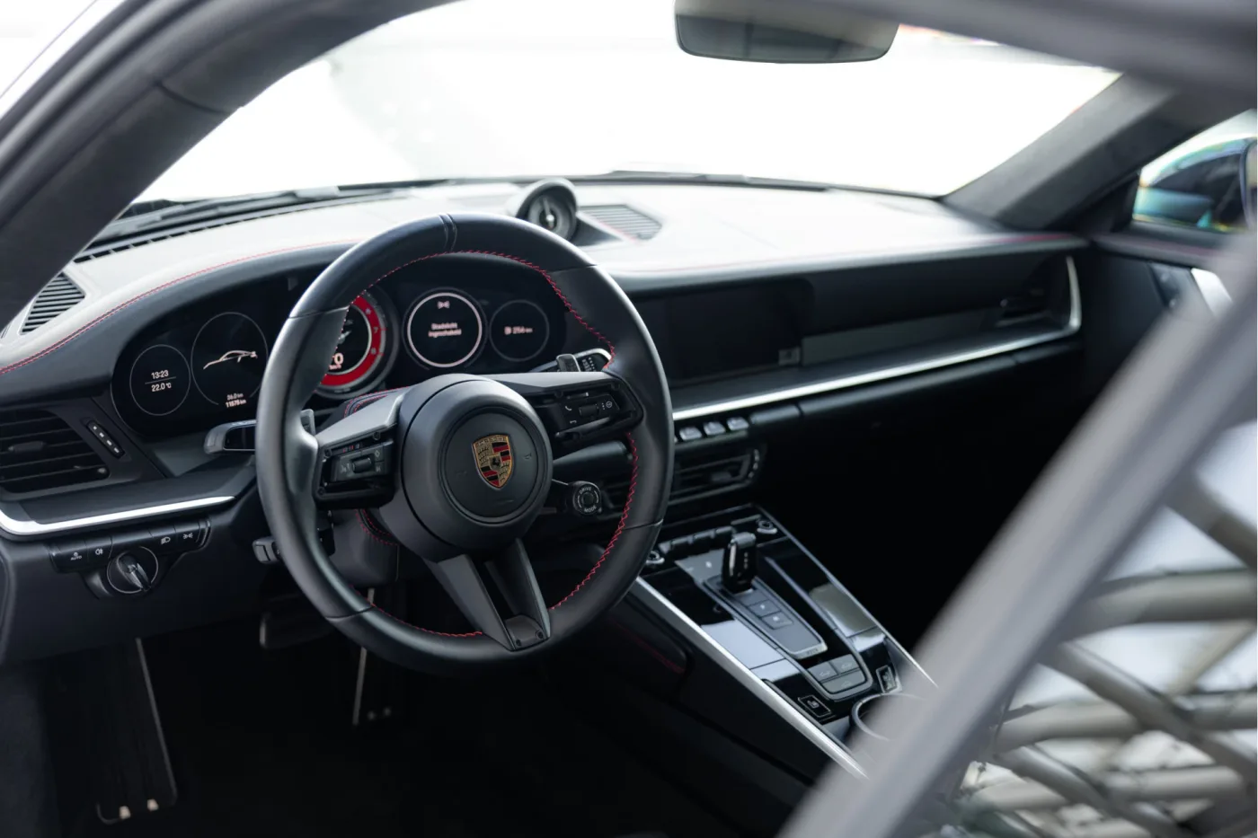 2023 Porsche 911 Turbo S proposée par un concessionnaire agréé McLaren et Morgan à Utrecht, Pays-Bas, photo 10 sur 25
